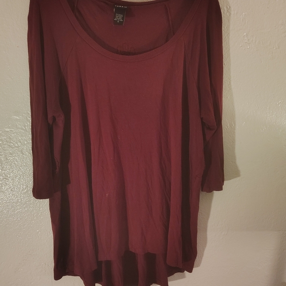 Torrid Women's Burgundy/purplish stylish Top Casual size 0, floral print on back - Picture 3 of 10